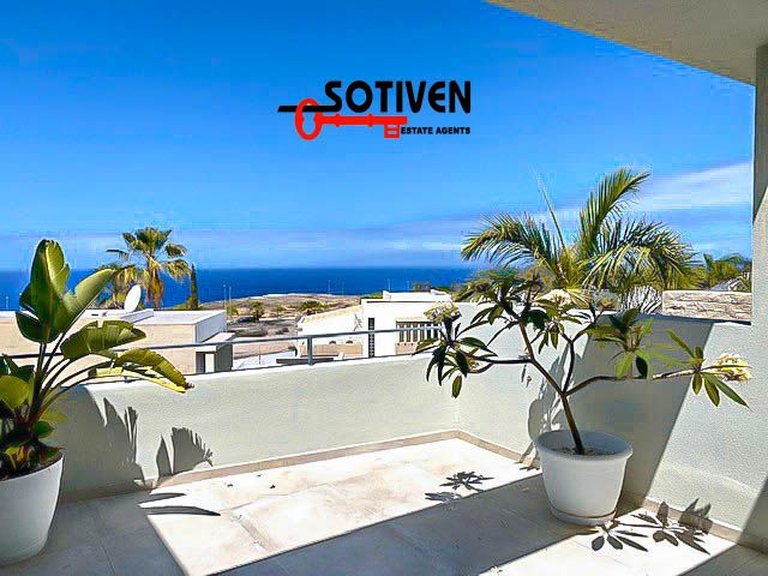 Villa for Sale in Adeje, Sta.cruz Tener. 2