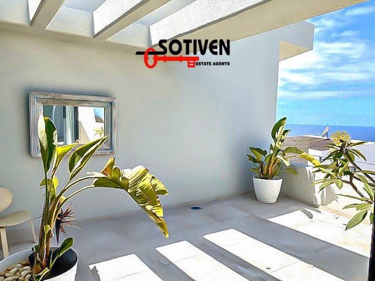 Villa for Sale in Adeje, Sta.cruz Tener. 4