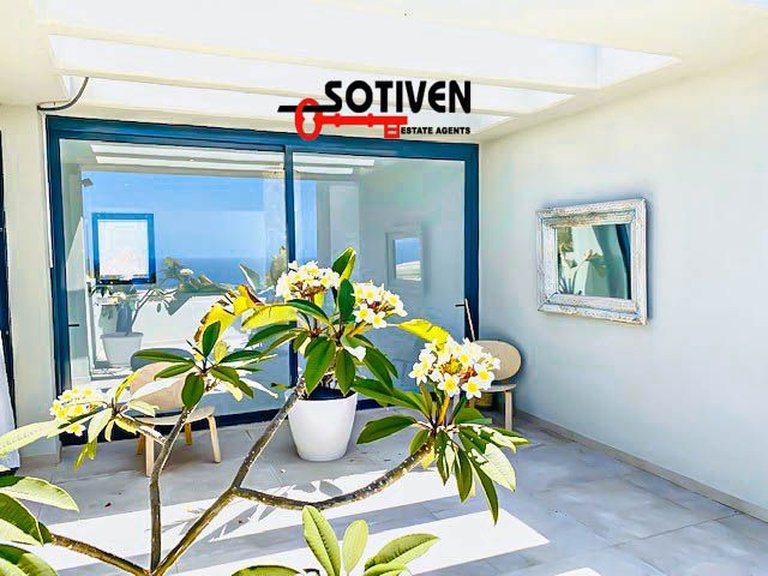 Villa for Sale in Adeje, Sta.cruz Tener. 9