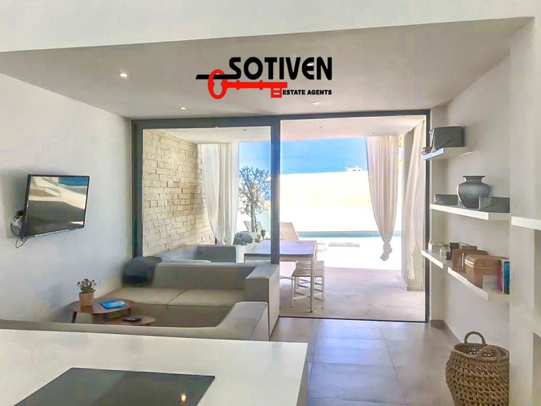 Villa for Sale in Adeje, Sta.cruz Tener. 11