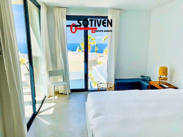 Villa for Sale in Adeje, Sta.cruz Tener. 17