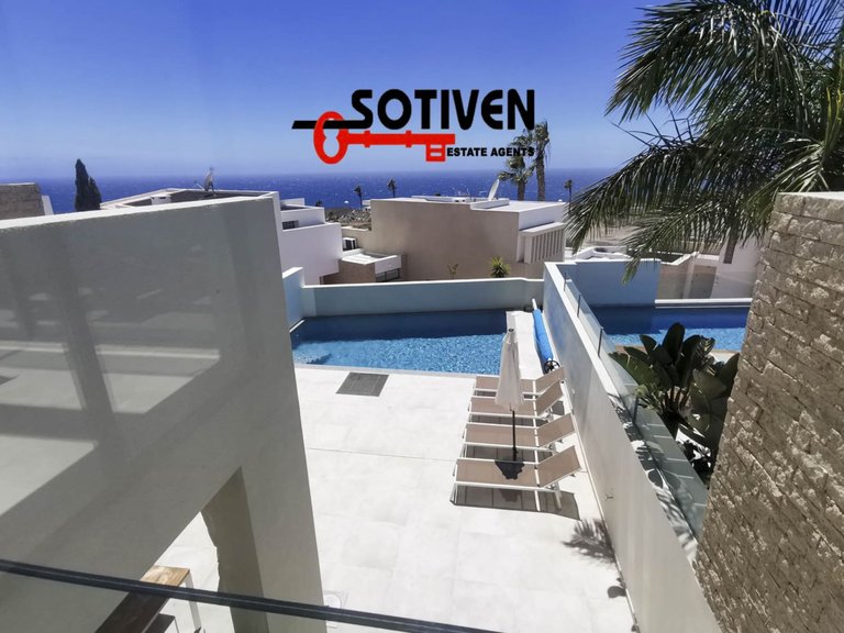 Villa for Sale in Adeje, Sta.cruz Tener. 22