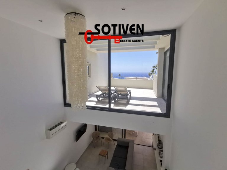 Villa for Sale in Adeje, Sta.cruz Tener. 27