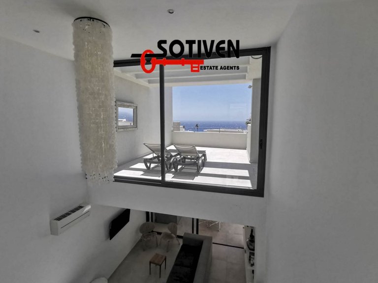 Villa for Sale in Adeje, Sta.cruz Tener. 28