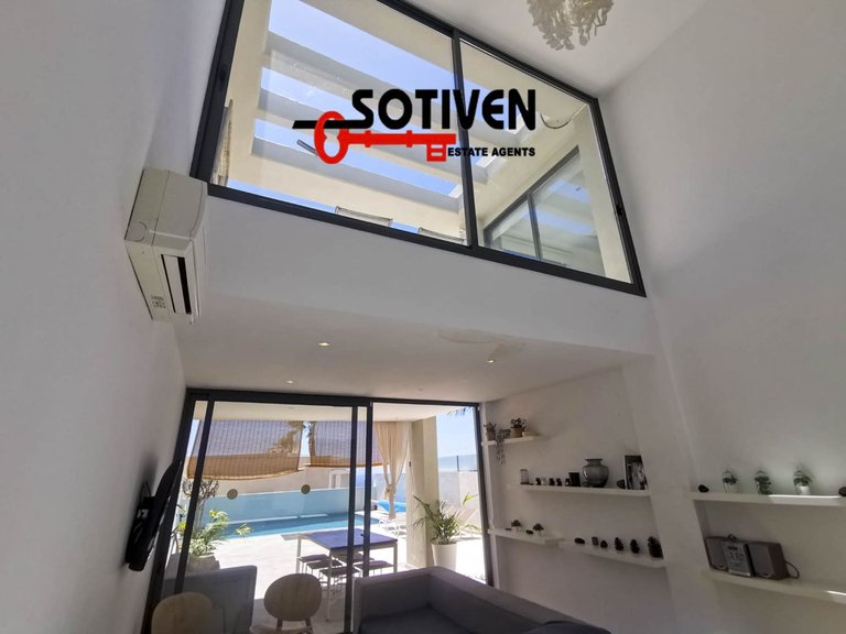 Villa for Sale in Adeje, Sta.cruz Tener. 29