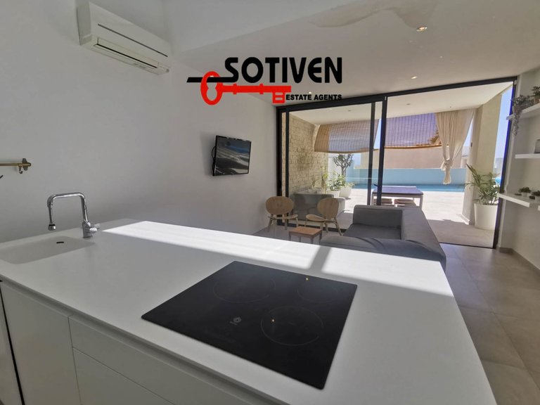 Villa for Sale in Adeje, Sta.cruz Tener. 32