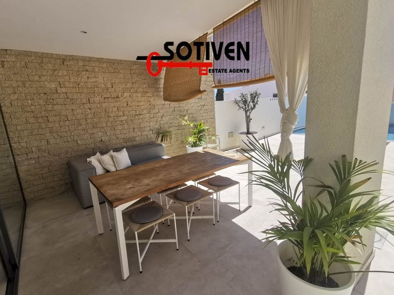Villa for Sale in Adeje, Sta.cruz Tener. 33