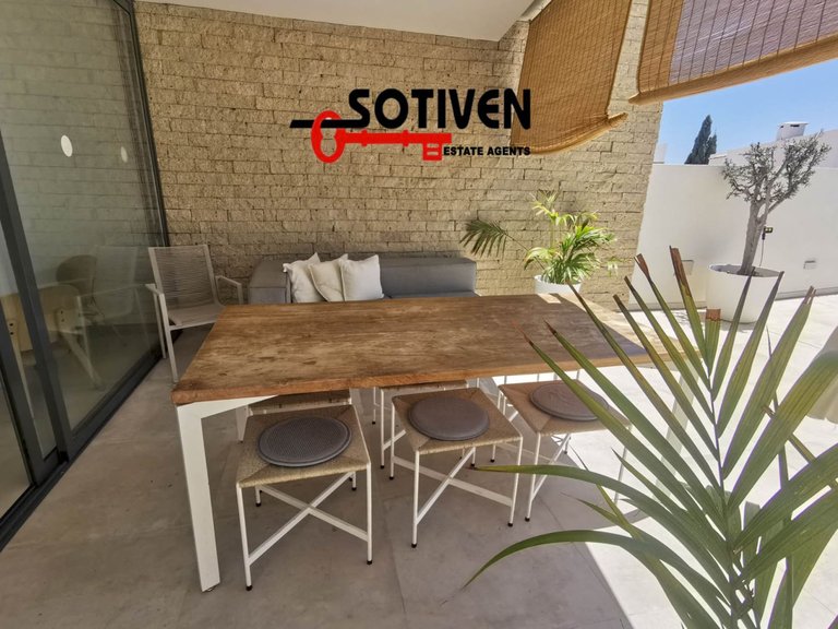 Villa for Sale in Adeje, Sta.cruz Tener. 35
