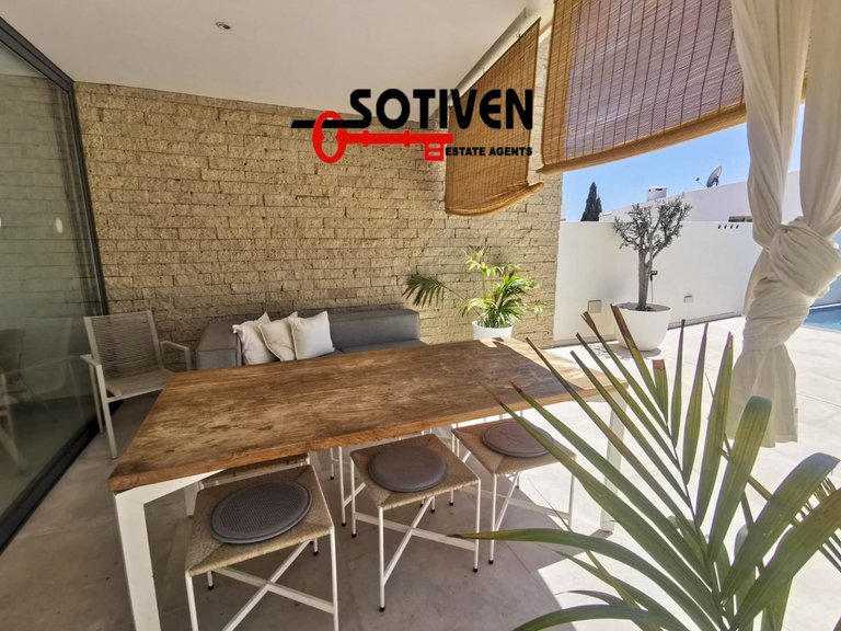 Villa for Sale in Adeje, Sta.cruz Tener. 36