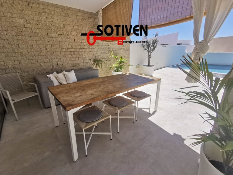 Villa for Sale in Adeje, Sta.cruz Tener. 41
