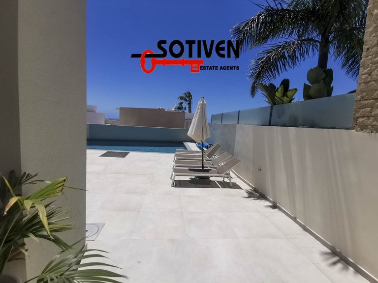 Villa for Sale in Adeje, Sta.cruz Tener. 50