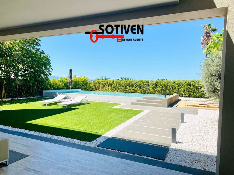 Villa for Sale in Adeje, Sta.cruz Tener. 1