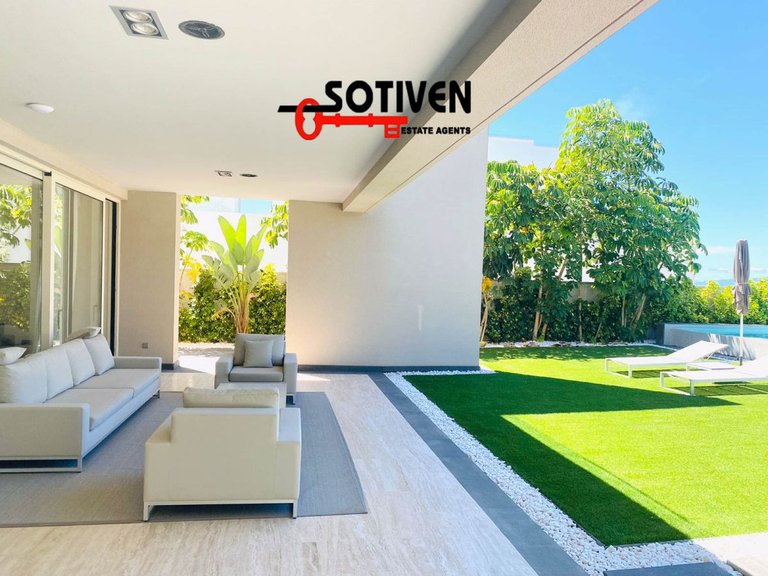 Villa for Sale in Adeje, Sta.cruz Tener. 4