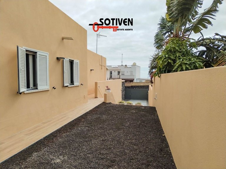 Villa for Rent in Adeje, Sta.cruz Tener. 22