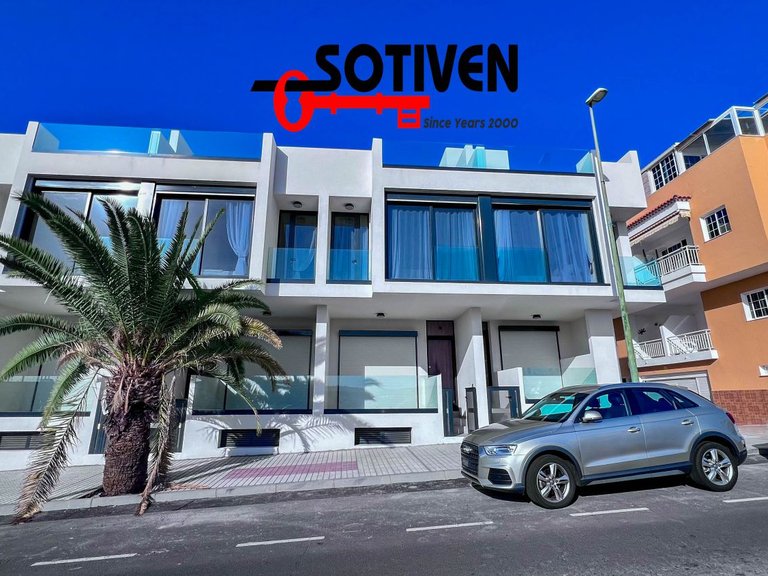 Town House for Sale in Guía De Isora, Sta.cruz Tener. 39