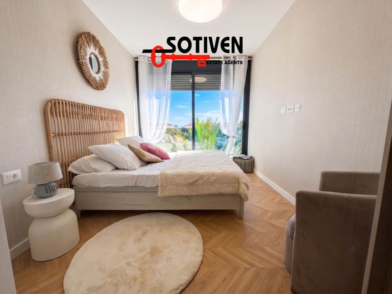 Town House for Sale in Guía De Isora, Sta.cruz Tener. 26