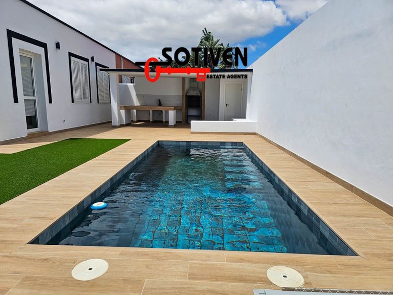Villa for Sale in Arona, Sta.cruz Tener. 2