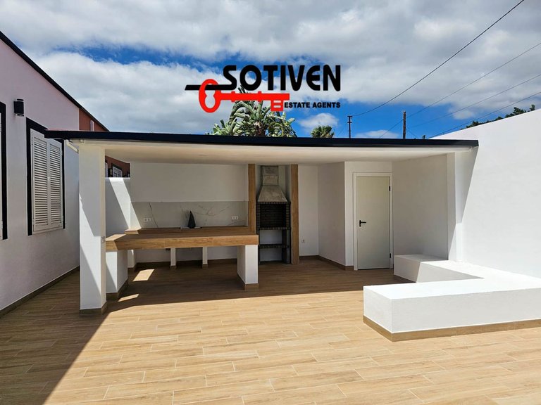 Villa for Sale in Arona, Sta.cruz Tener. 7