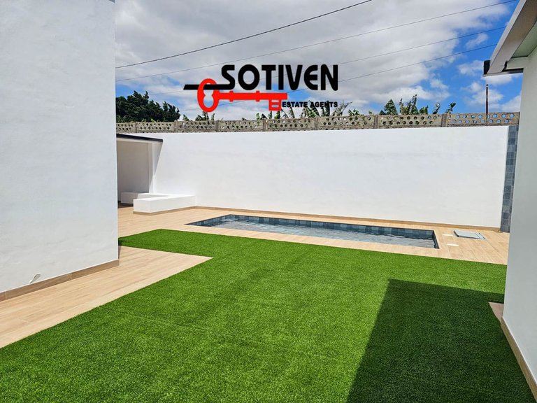 Villa for Sale in Arona, Sta.cruz Tener. 4