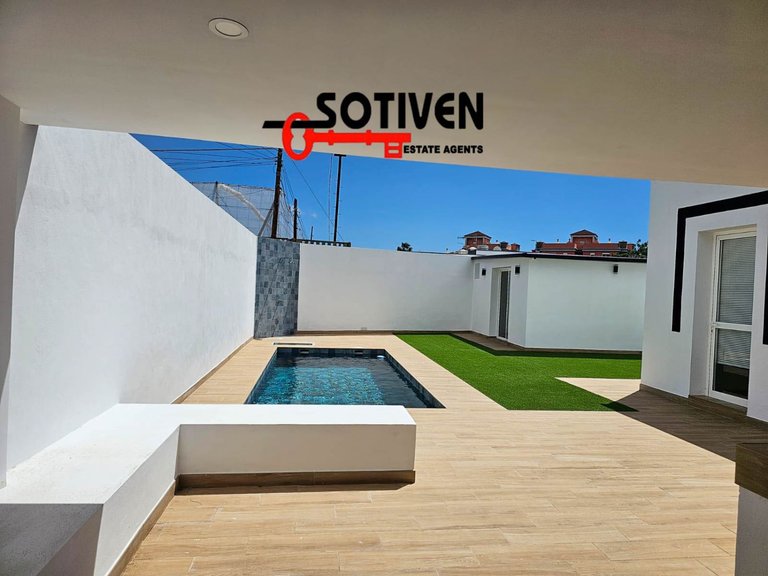 Villa for Sale in Arona, Sta.cruz Tener. 5