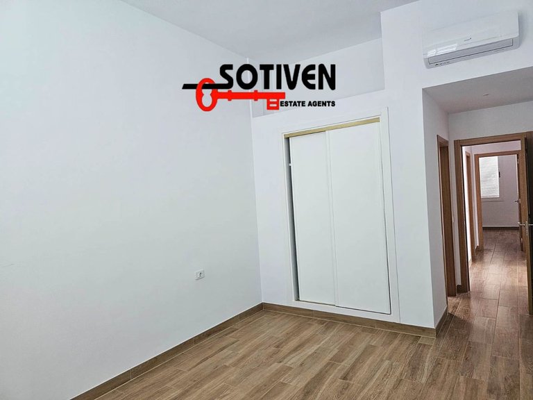 Villa for Sale in Arona, Sta.cruz Tener. 15