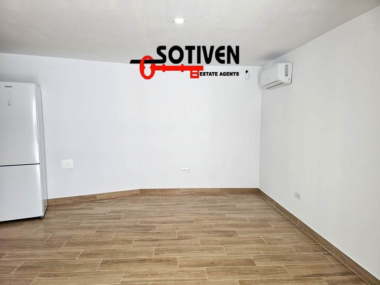 Villa for Sale in Arona, Sta.cruz Tener. 32