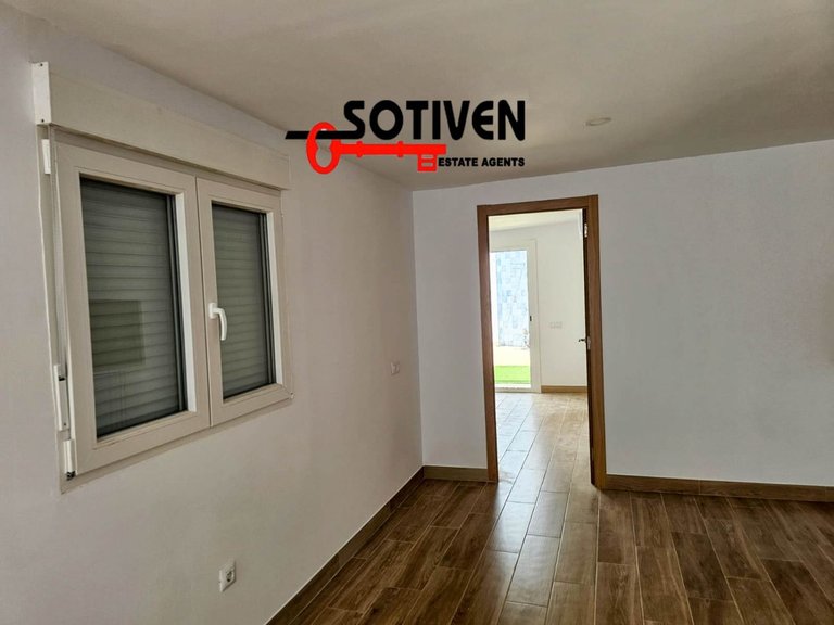 Villa for Sale in Arona, Sta.cruz Tener. 31