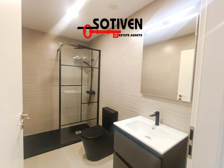 Town House for Sale in Guía De Isora, Sta.cruz Tener. 23