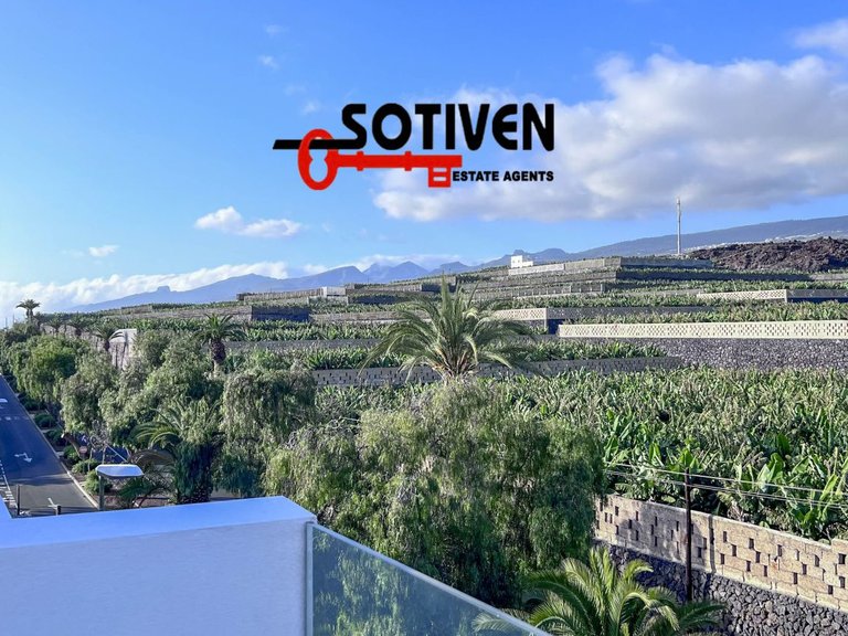 Town House for Sale in Guía De Isora, Sta.cruz Tener. 28