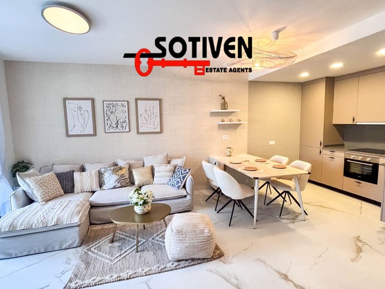 Town House for Sale in Guía De Isora, Sta.cruz Tener. 5