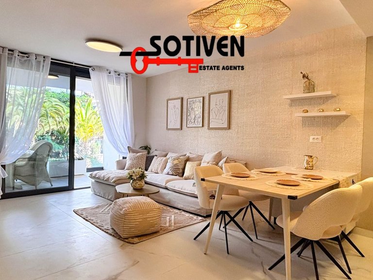 Town House for Sale in Guía De Isora, Sta.cruz Tener. 2