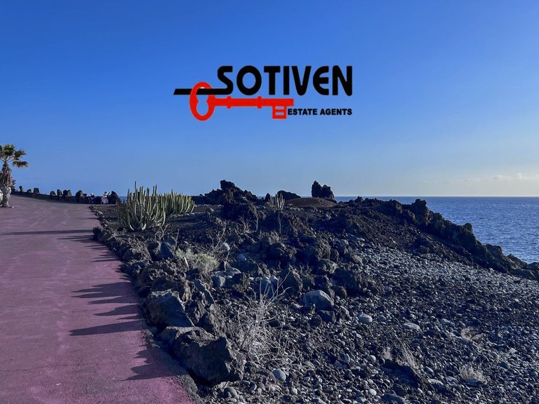 Town House for Sale in Guía De Isora, Sta.cruz Tener. 30