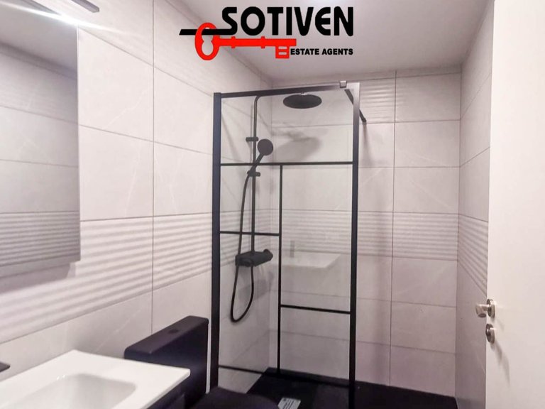 Town House for Sale in Guía De Isora, Sta.cruz Tener. 13