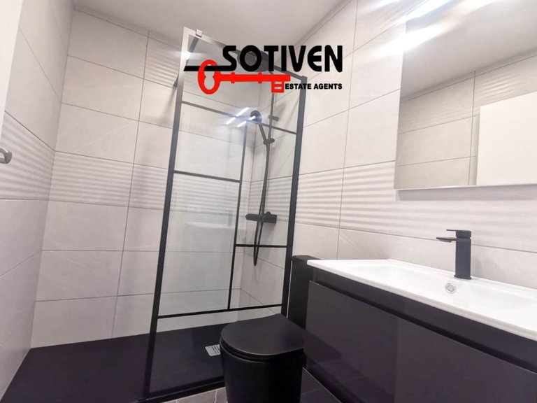 Town House for Sale in Guía De Isora, Sta.cruz Tener. 21