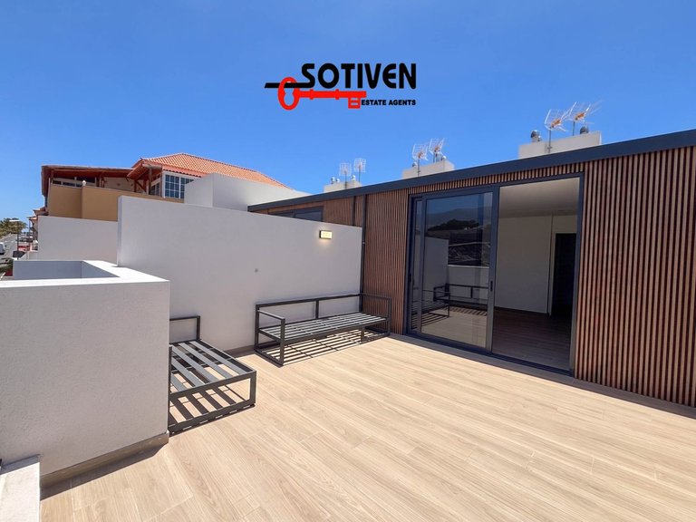 Town House for Sale in Guía De Isora, Sta.cruz Tener. 17