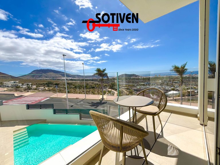 Villa for Sale in Adeje, Sta.cruz Tener. 2
