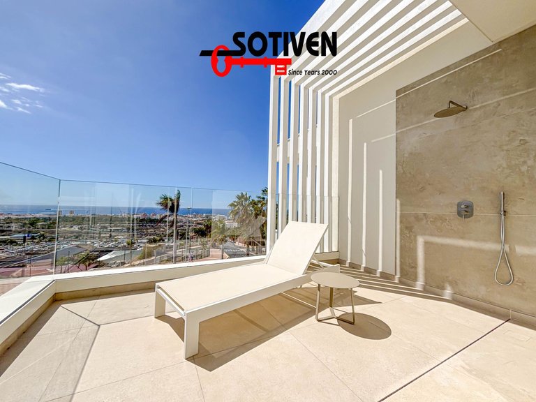 Villa for Sale in Adeje, Sta.cruz Tener. 35