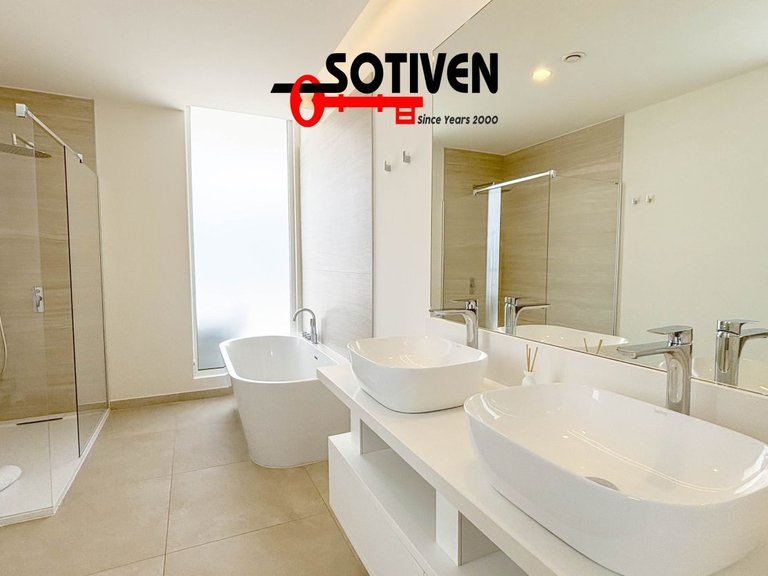 Villa for Sale in Adeje, Sta.cruz Tener. 45