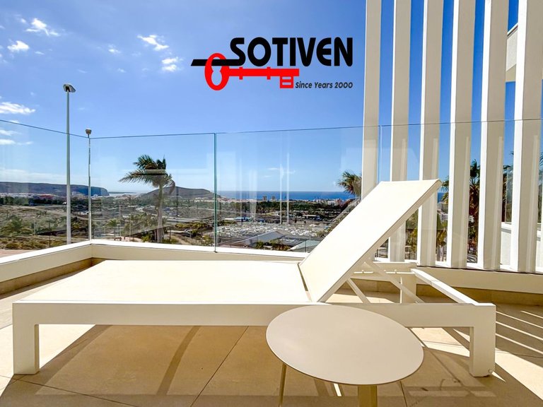 Villa for Sale in Adeje, Sta.cruz Tener. 37
