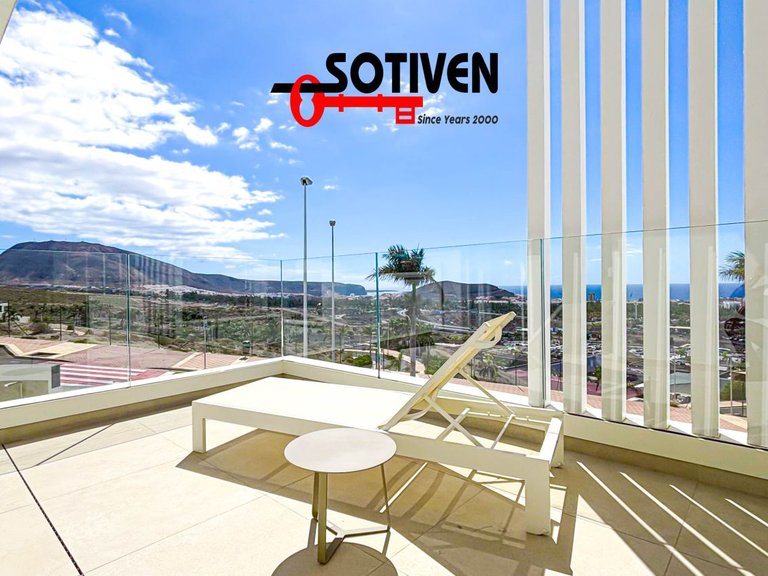 Villa for Sale in Adeje, Sta.cruz Tener. 38