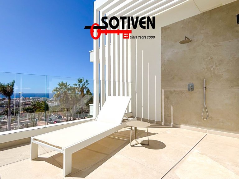 Villa for Sale in Adeje, Sta.cruz Tener. 36