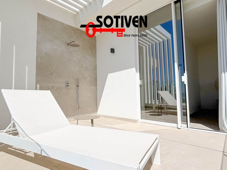Villa for Sale in Adeje, Sta.cruz Tener. 39