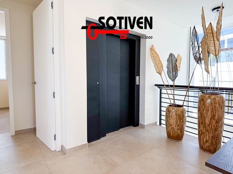 Villa for Sale in Adeje, Sta.cruz Tener. 26