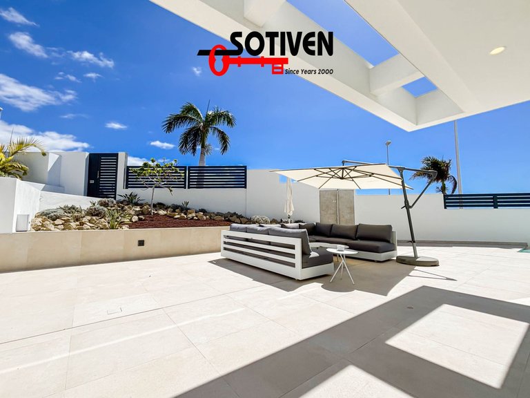 Villa for Sale in Adeje, Sta.cruz Tener. 13
