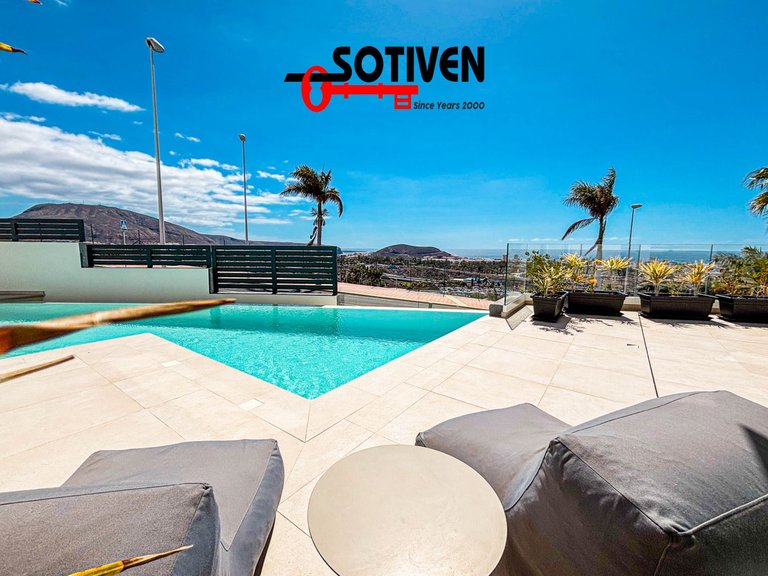 Villa for Sale in Adeje, Sta.cruz Tener. 11