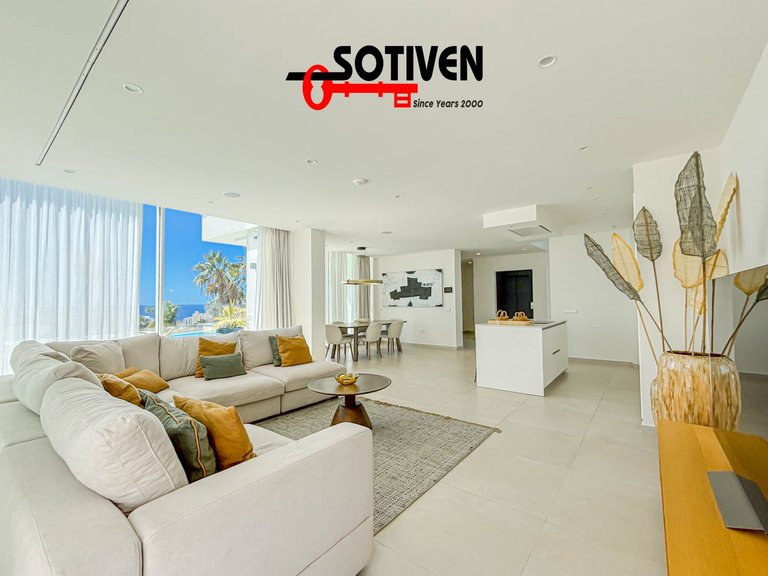 Villa for Sale in Adeje, Sta.cruz Tener. 15