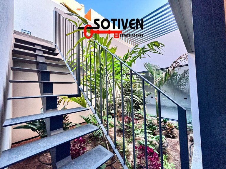 Villa for Sale in Adeje, Sta.cruz Tener. 18