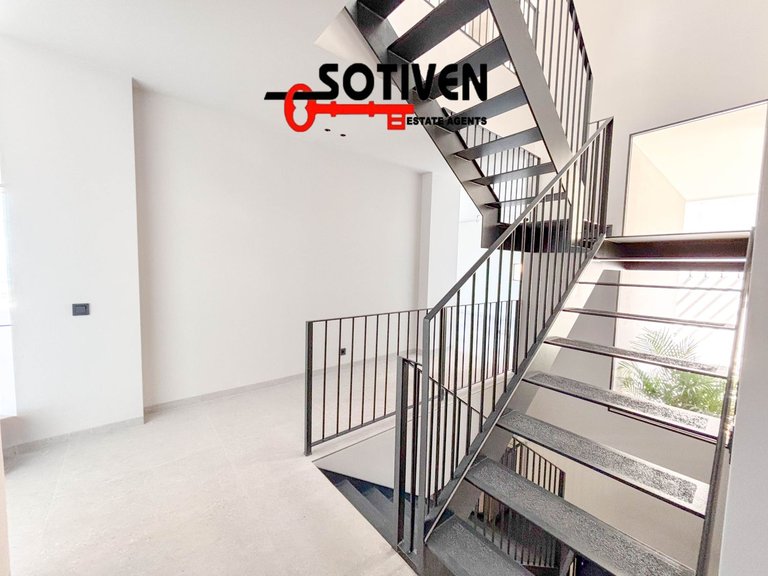 Villa for Sale in Adeje, Sta.cruz Tener. 10