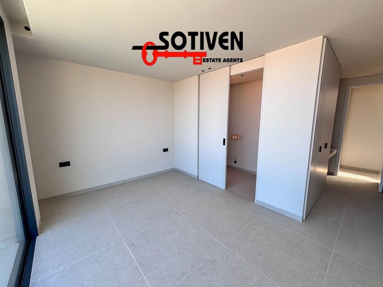 Villa for Sale in Adeje, Sta.cruz Tener. 45