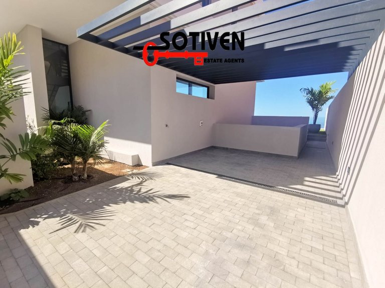 Villa for Sale in Adeje, Sta.cruz Tener. 7